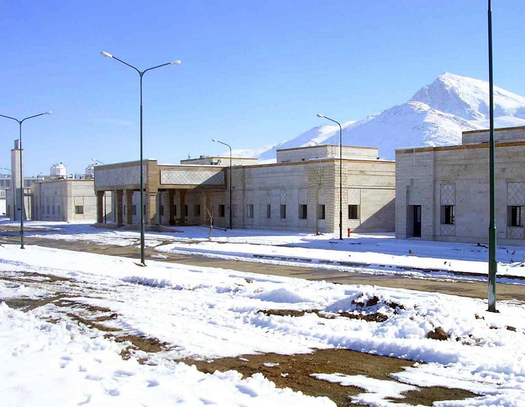 بیمارستان 96 تختخوابی سنقر